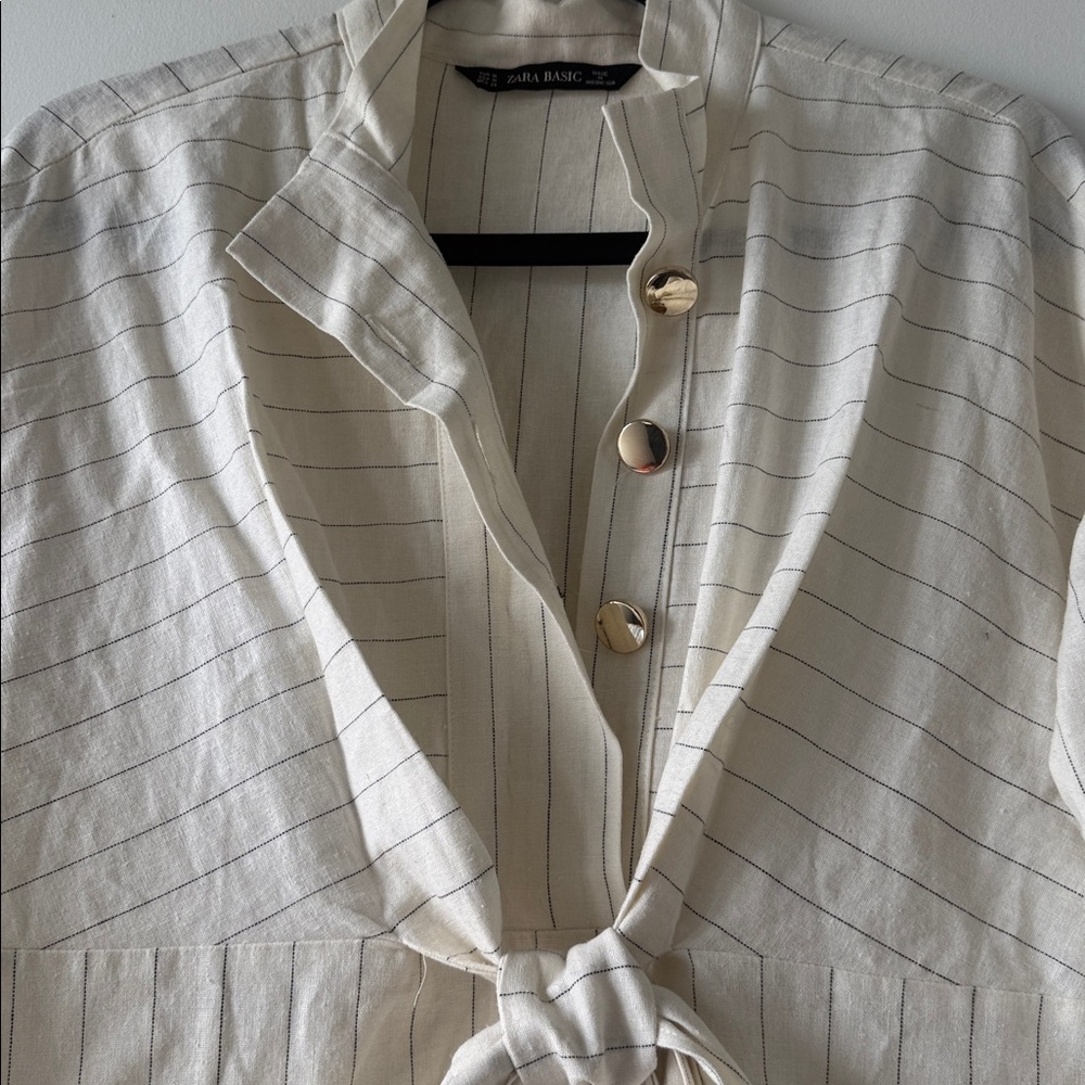 016 Zara Cream & Black Pin-Striped Gold Buttons with Cuffed Sleeves, Stylish - Picture 6 of 10
